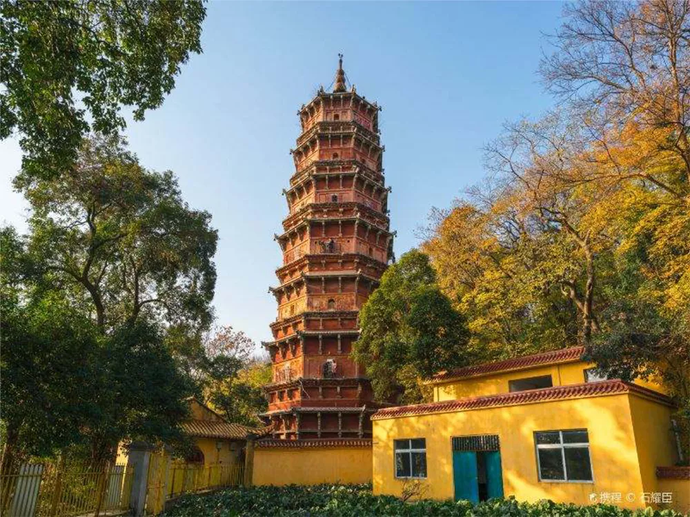 武汉洪山东方琉璃宝塔景区